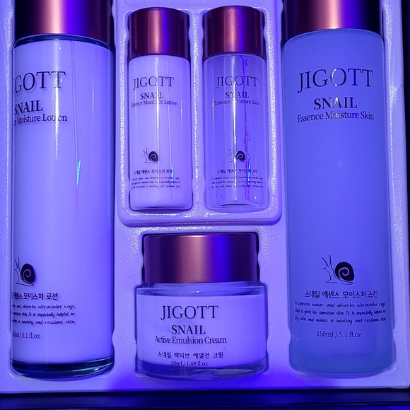 Skincare set - Picture 2 of 3